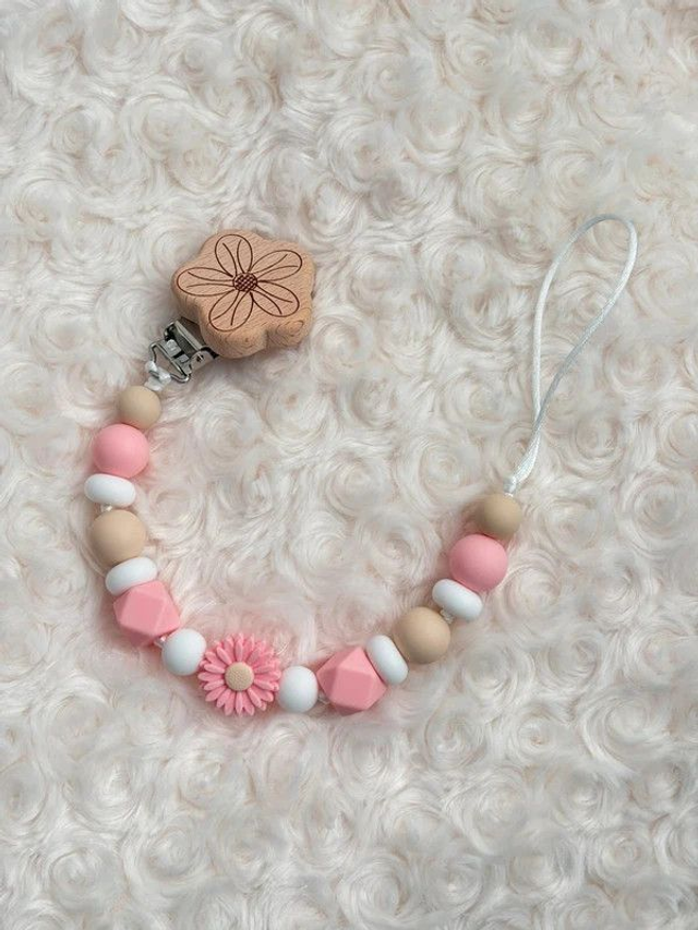 Attache tetine Fleur Rose 🌸