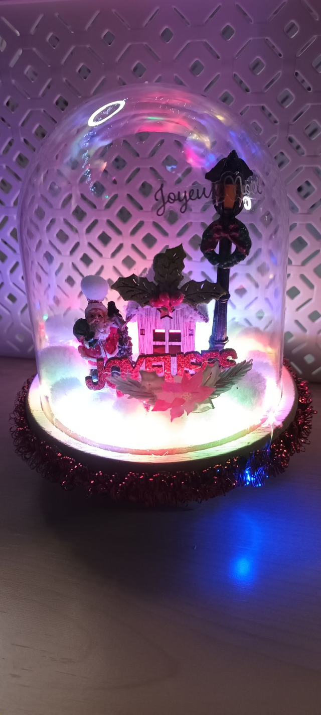 DECORATION NOEL SOUS CLOCHE _ 14 X 11 CM