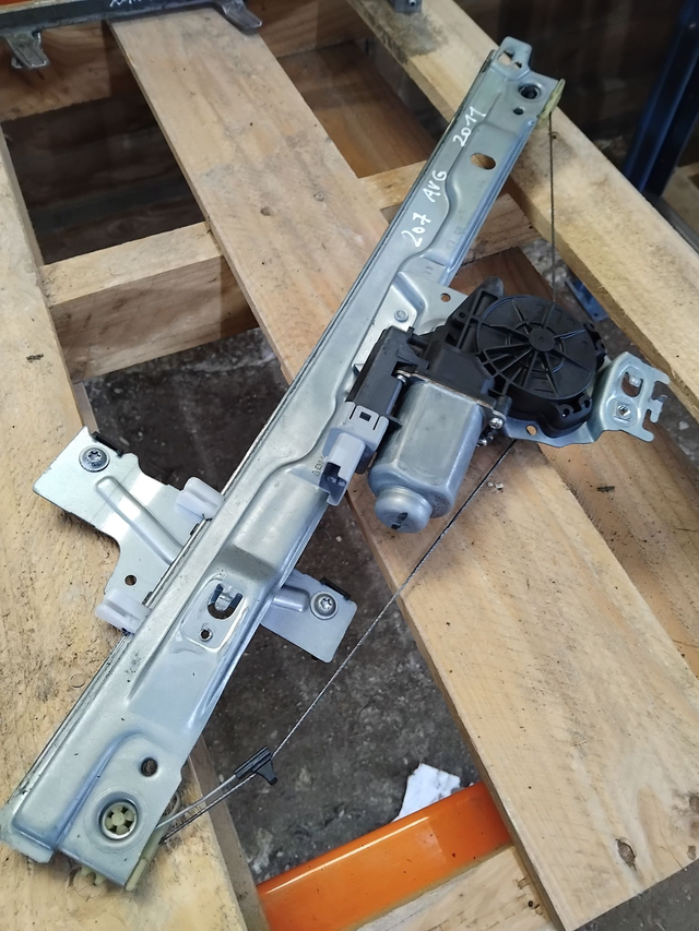 Lève-vitre conducteur 