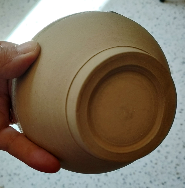 Bols beiges empilables