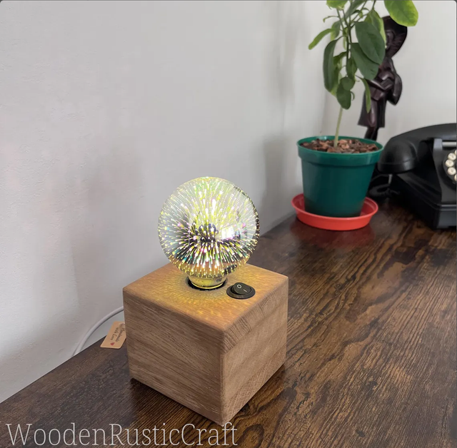 Small Oak Cube Lamp with Decorative Bulb