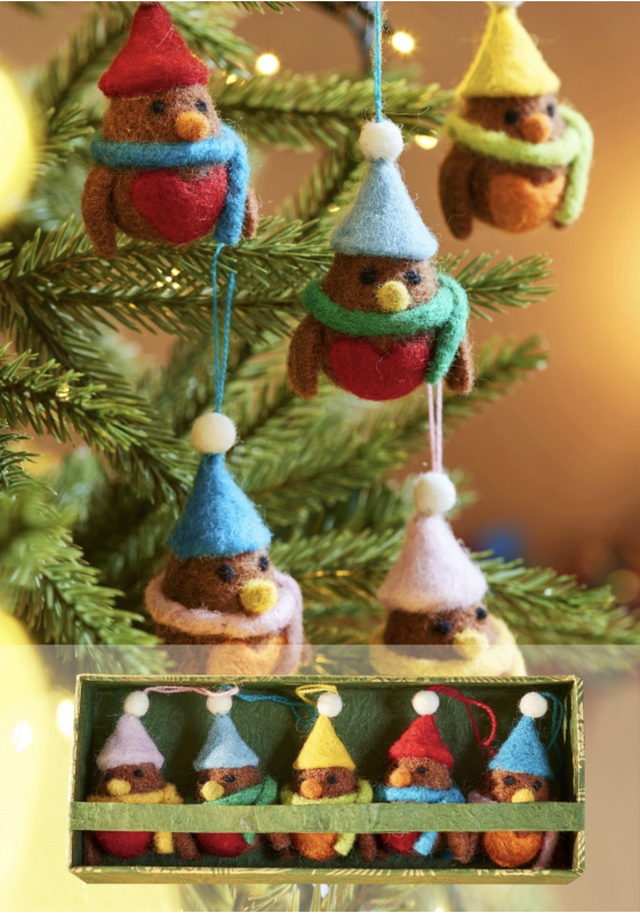 Set of 5 Hanging Felt Robin Decorations