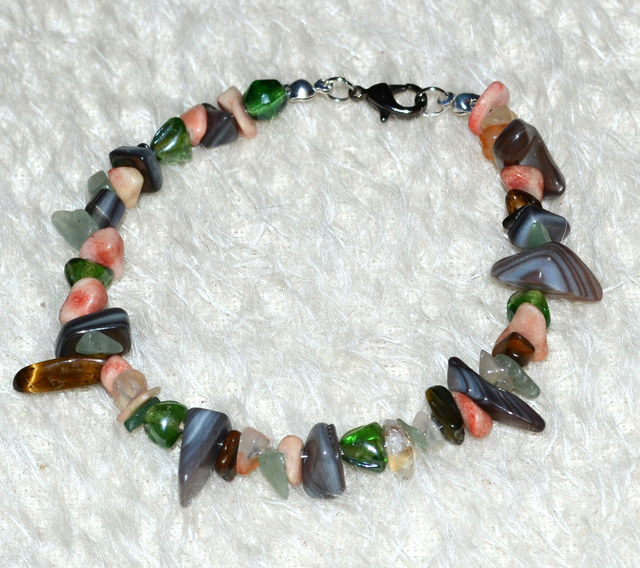 B60- Bracelet oeil de tigre, sodalite, corail, amazonite