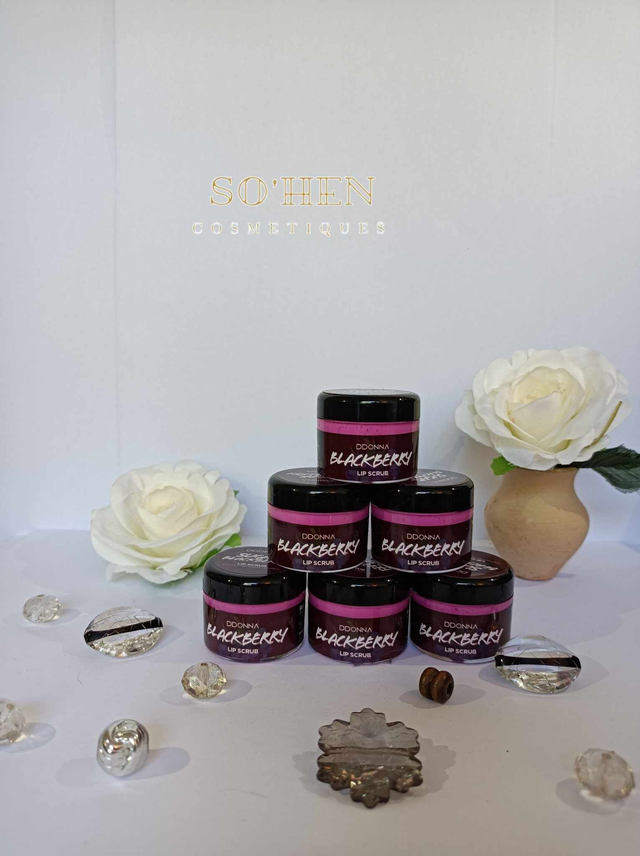 Gommage à lèvres au sucre à la mûre , + Baume a lèvres 