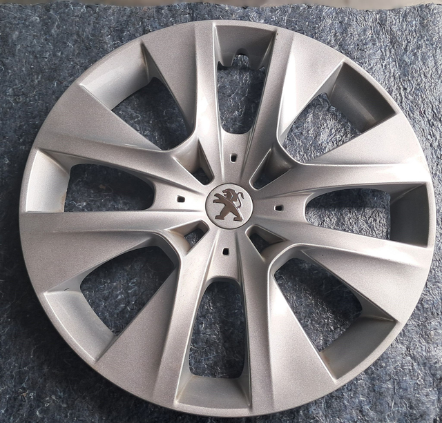 Enjoliveur Peugeot 208 ph2 15p Occasion 