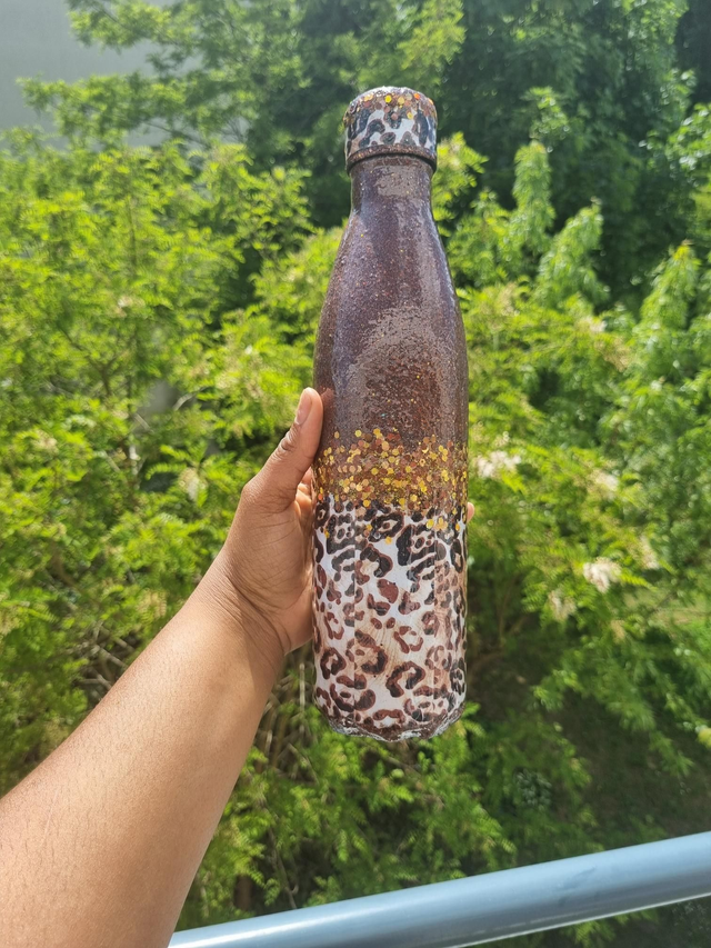 Bouteille isotherme pailleté Marron et imprimé léopard 