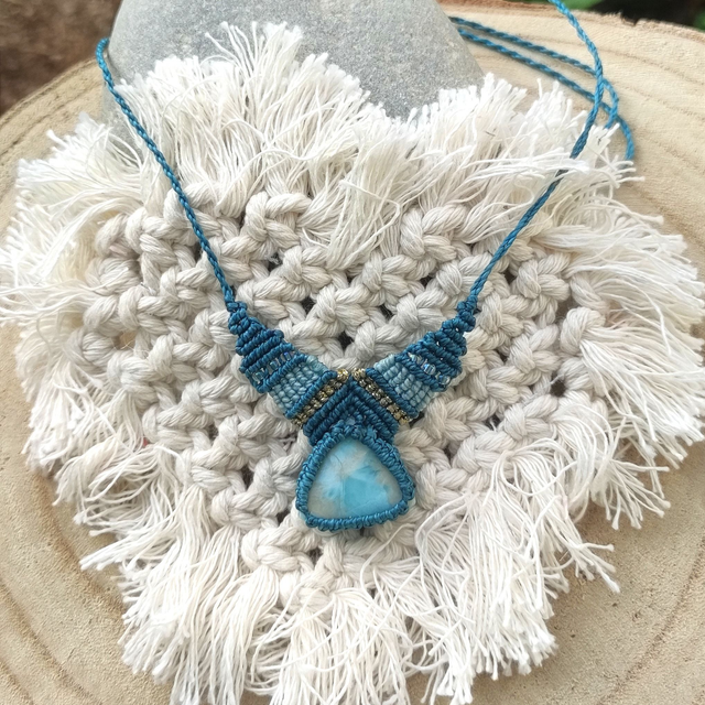 Collier bleu et doré avec larimar