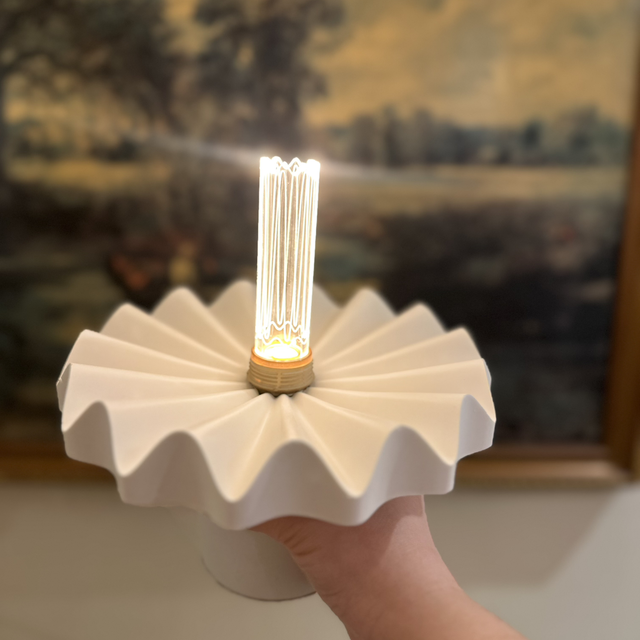 HANDMADE MINIMALIST FLOWER TABLE LAMP