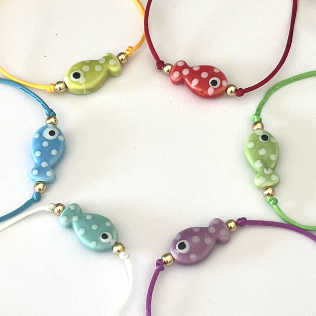 Bracelet coloré avec perle poisson 