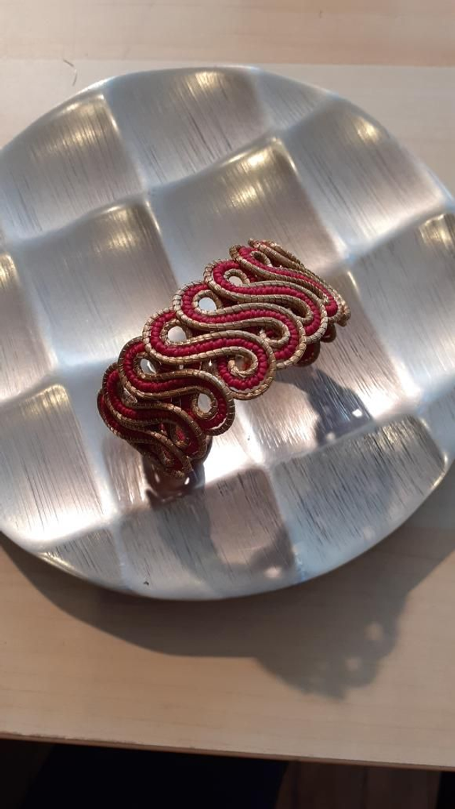 Manchette SS, en or Végétal et cordon de coton Rouge 