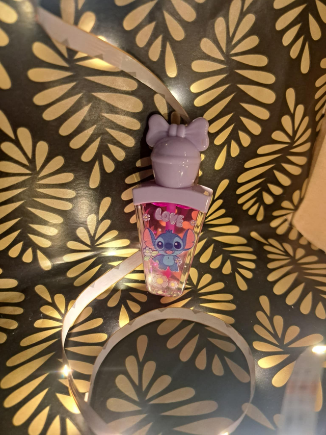 lip gloss coeur stitch ( violet ) 