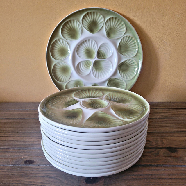 Assiettes à huîtres avec plat vintage Moulin des Loups Orchies (12 assiettes et un plat)