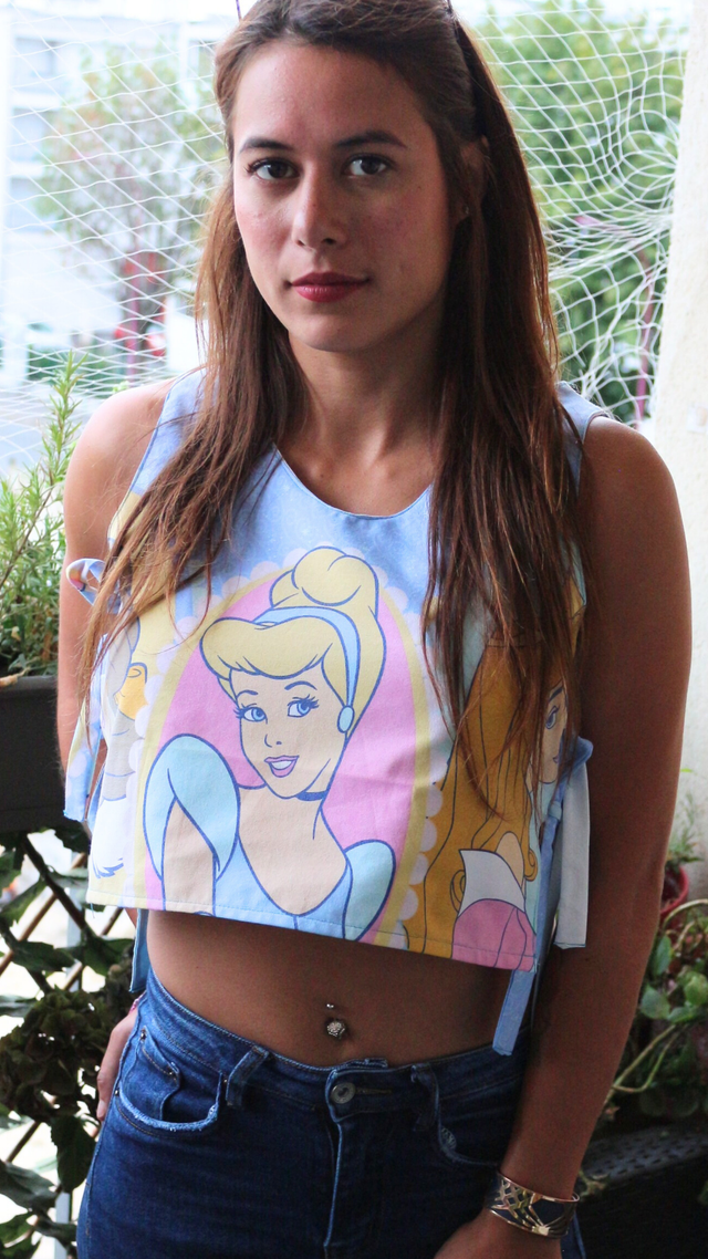 Haut Crop Top Ajustable Réversible Princesses Disney Taille 36