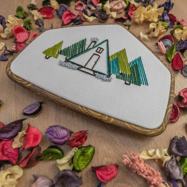 Broderie - Le chalet dans la forêt - 