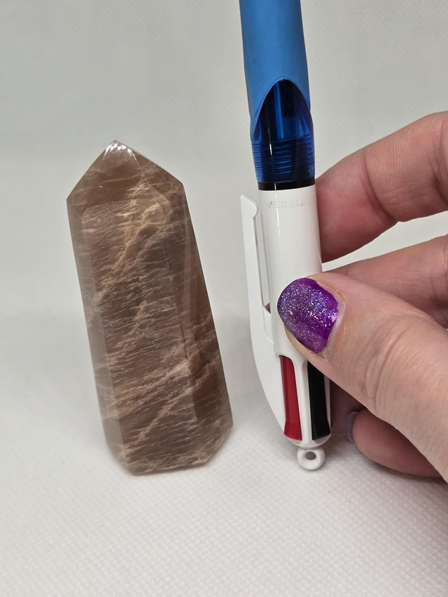 Pierre de lune orangée forme pointe