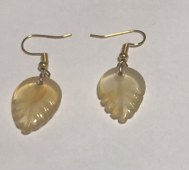 Cream Short Drop Earrings- CDE31