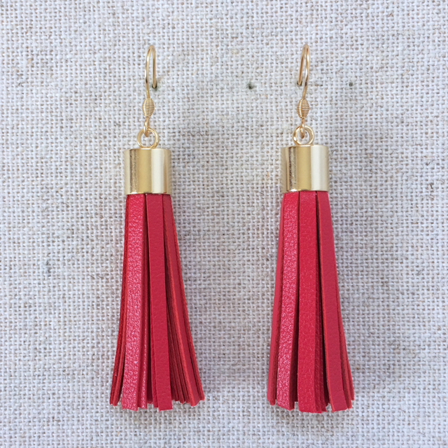 Boucles d’oreilles « Cavatina » dorées, cuir rouge cerise