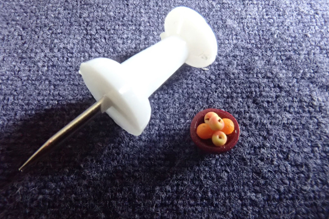 Apples and Oranges in bowl (1/48th scale)