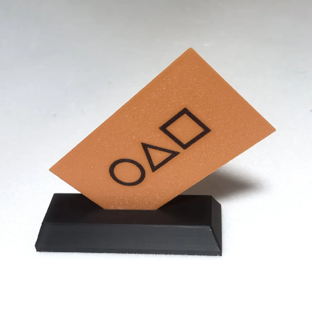 Carte iconique Squid Game avec support