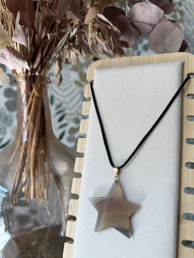 Collier Pendentif Etoile en Agate