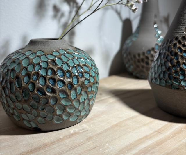 Lot de 3 soliflores en grès gris émaillé