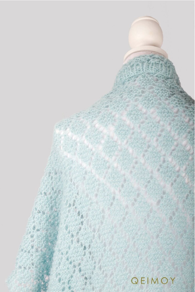 Handgebreid vest met kantpatroon - zeegroen zacht en luxe