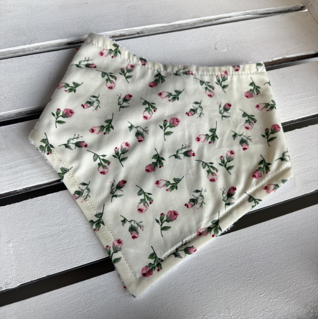 Cream Rosebuds Bamboo Dribble Bib   