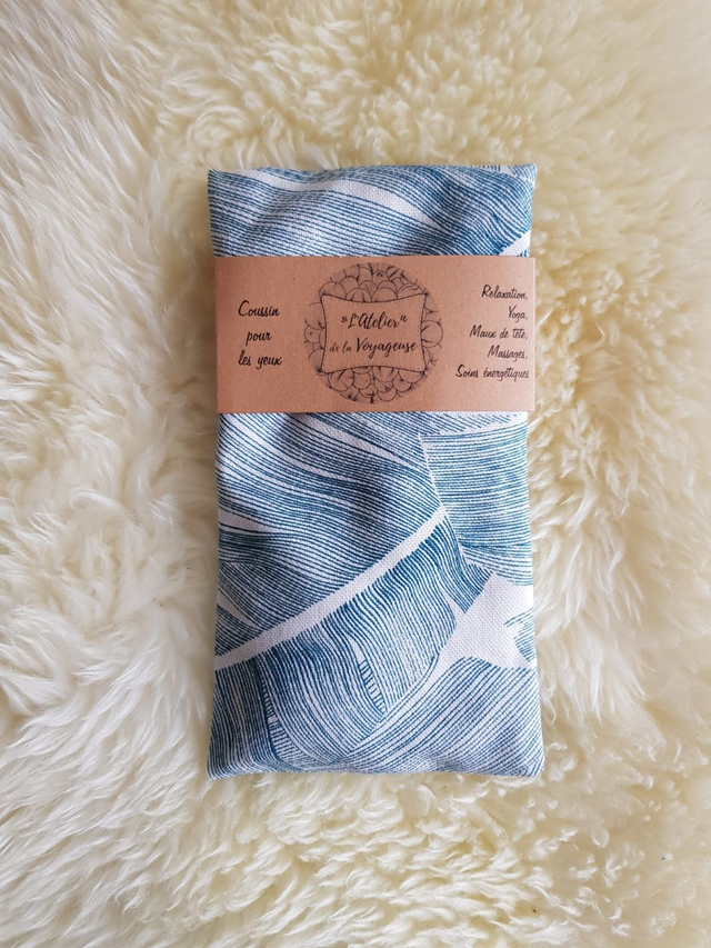 28 - Coussin pour les yeux - Plumes bleues