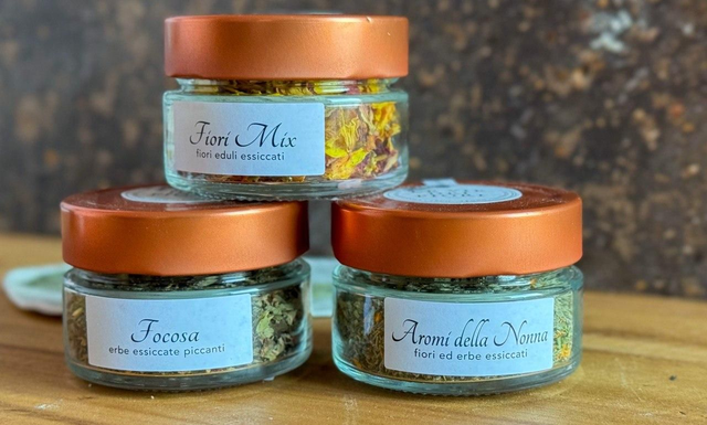 Fiori eduli essiccati in petali