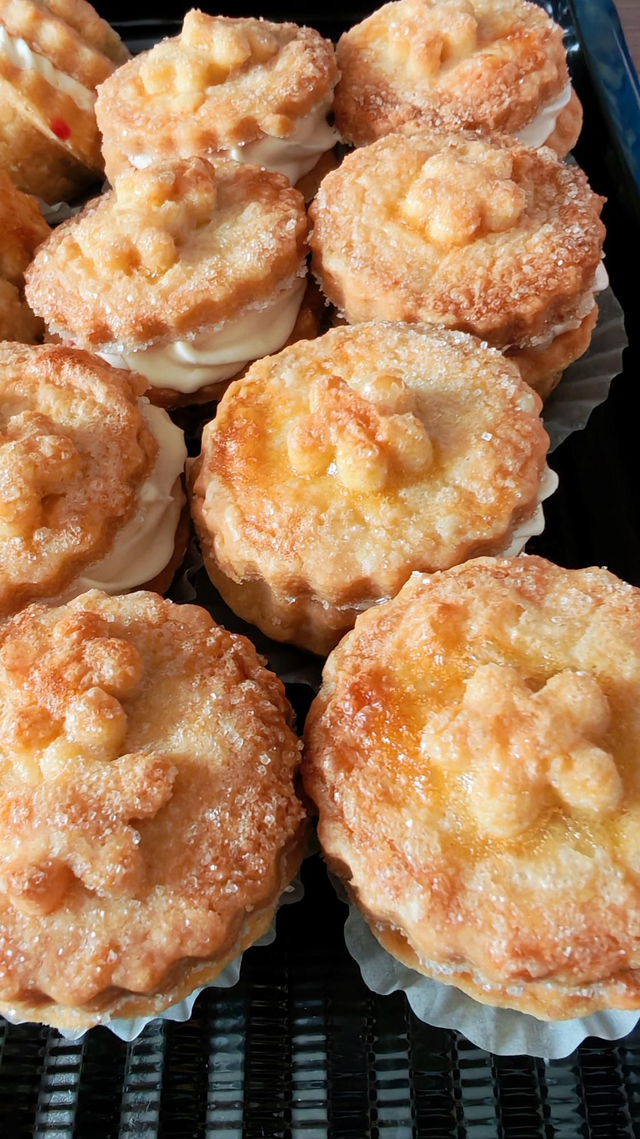 Mini Fruit Pies (Tray of 12)