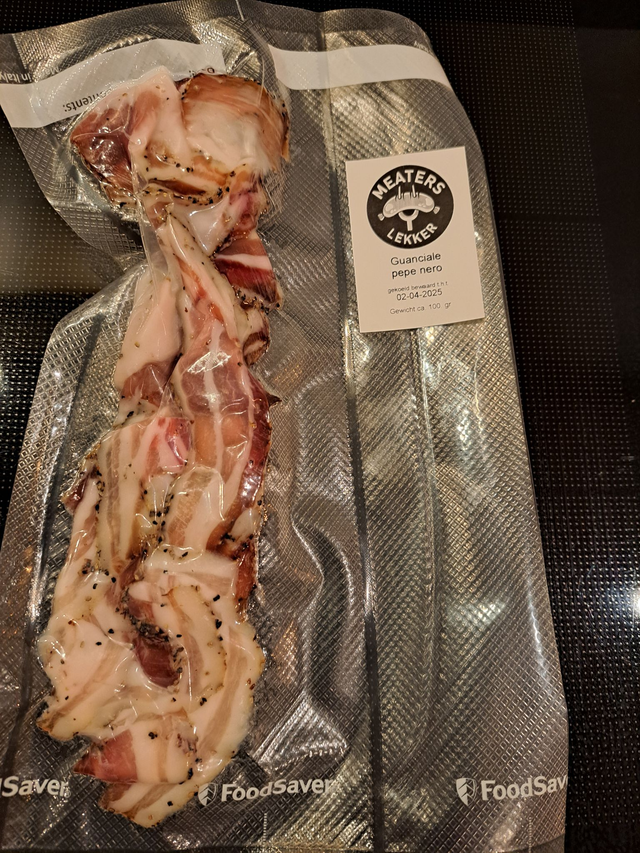 Guanciale pepe nero