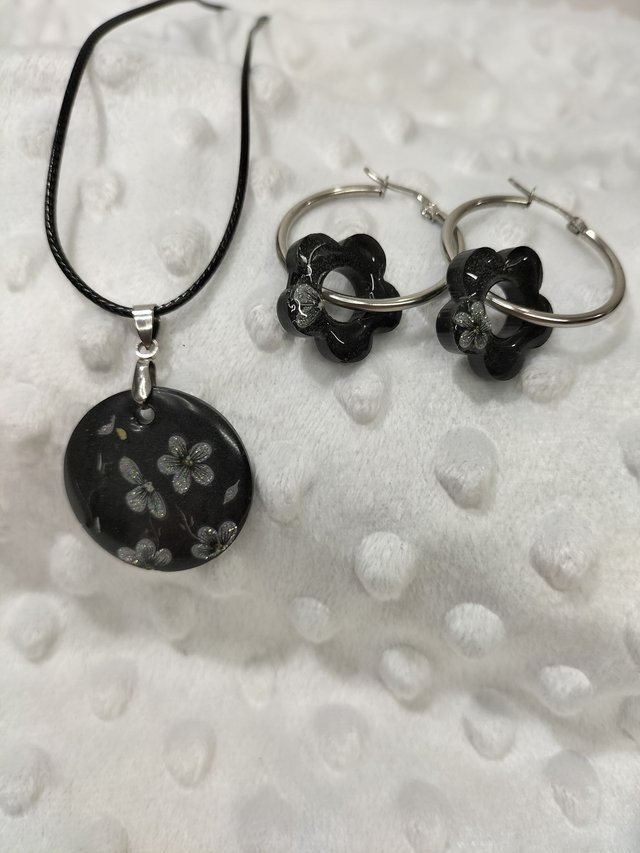 Parure fleurs noires