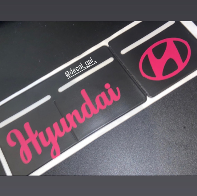 Hyundai Script Disc Holder