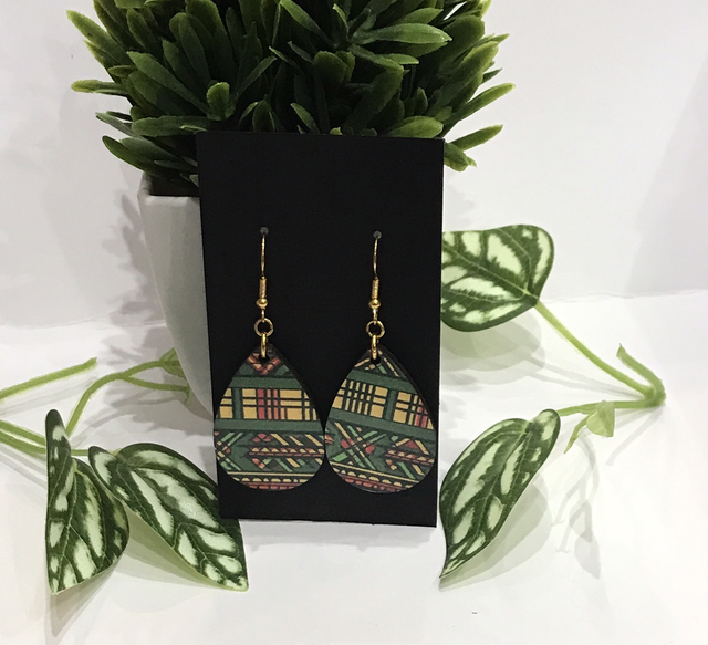 Wood Mix Coloured Dangling Earrings- MSDE52