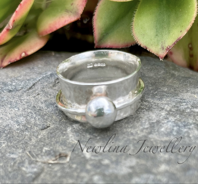 Pebbles Spinner Ring