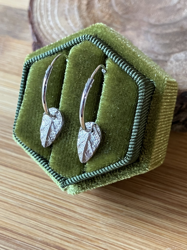 Boucles d'oreilles en argent – petite feuille – pièce unique