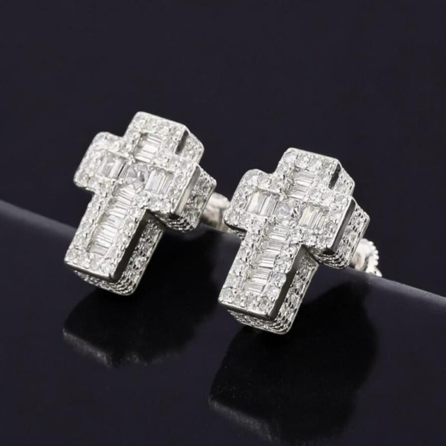 Boucles d'Oreilles à Clous en Zircone Cubique en Croix - Hip-Hop de Luxe pour Hommes et Femmes