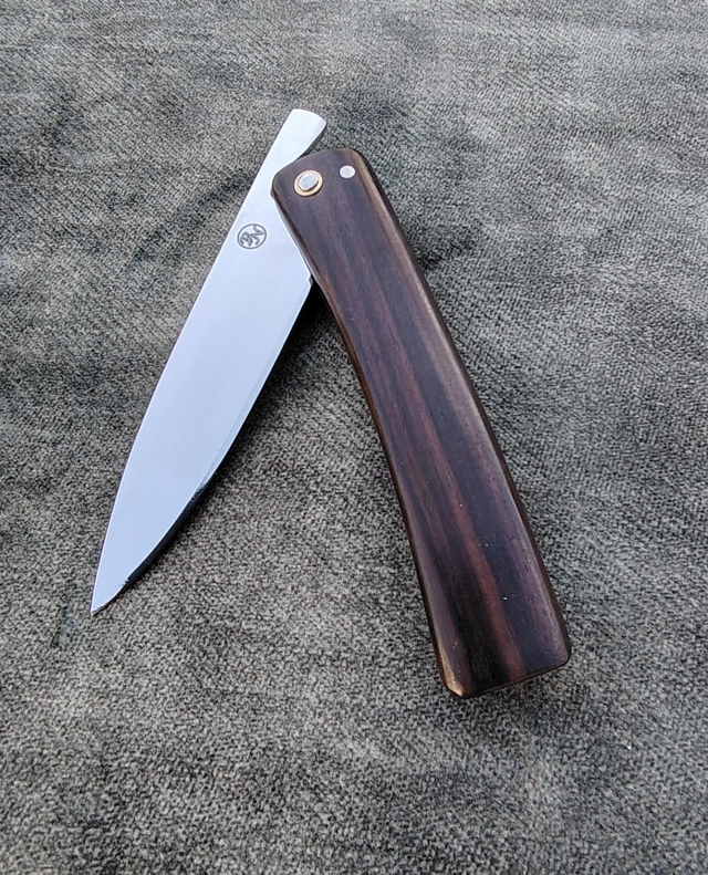 2 clous type piémontais Ébène 