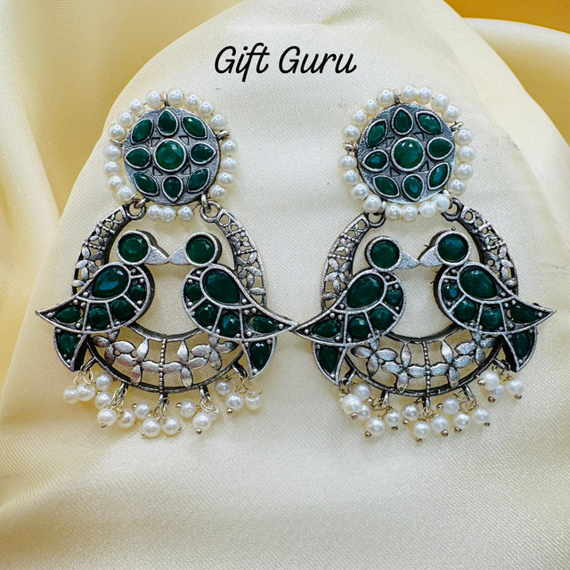 Oxidised green stone ear rings 