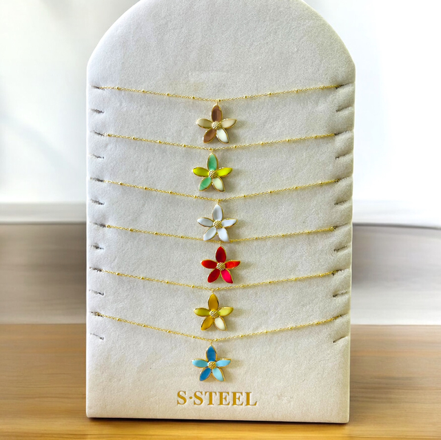 Collier fleur émaillée 