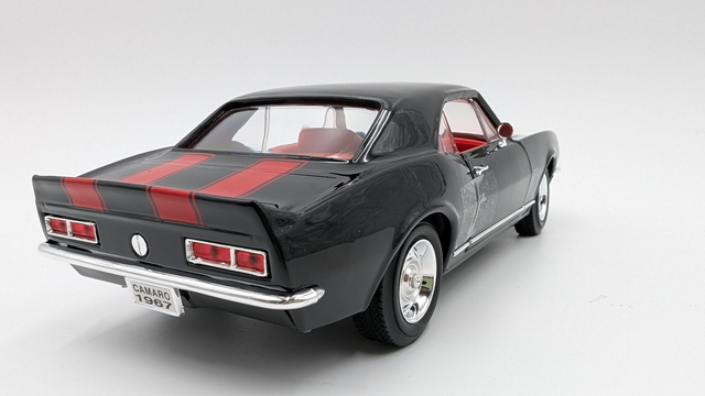 Chevy Camaro Z28 scale 1:18