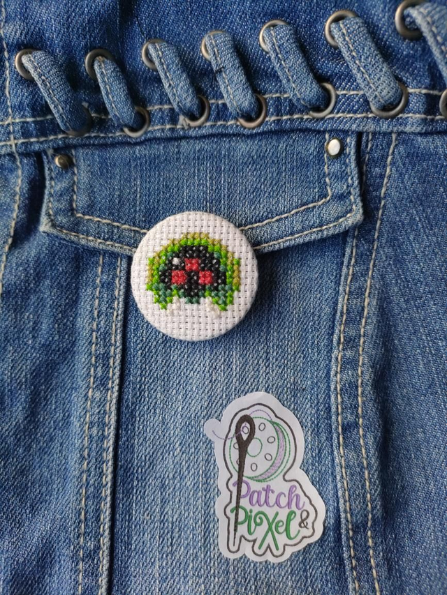 Metroid Badge ou porte clé brodé à la main pixel art