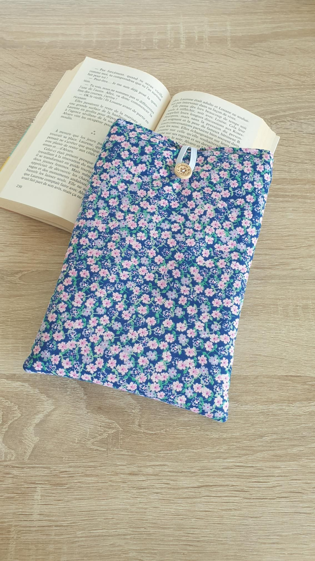 Pochette/ couvre livre bleu mauve