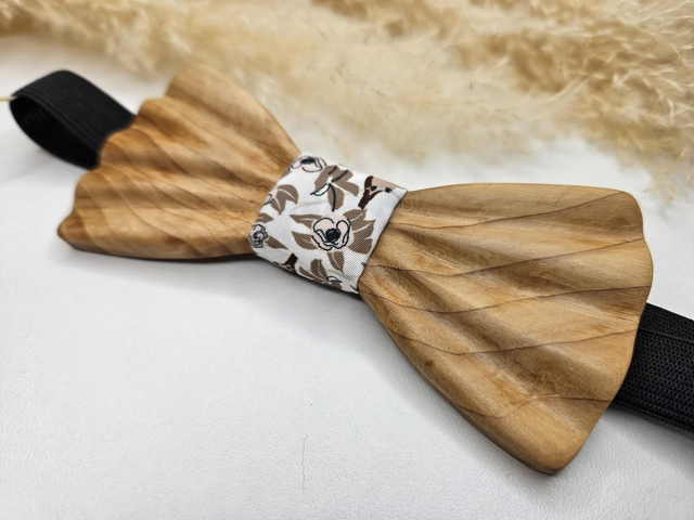 Nœuds-papillon sculptés
