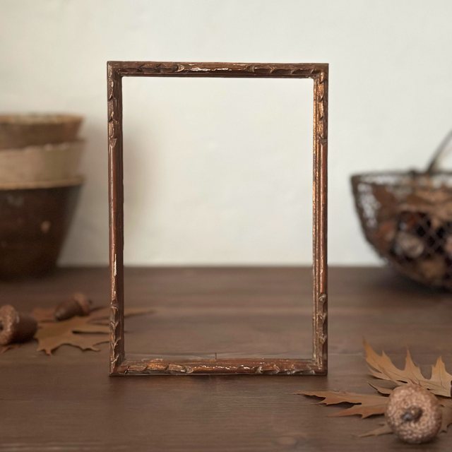 le petit cadre fin en bois