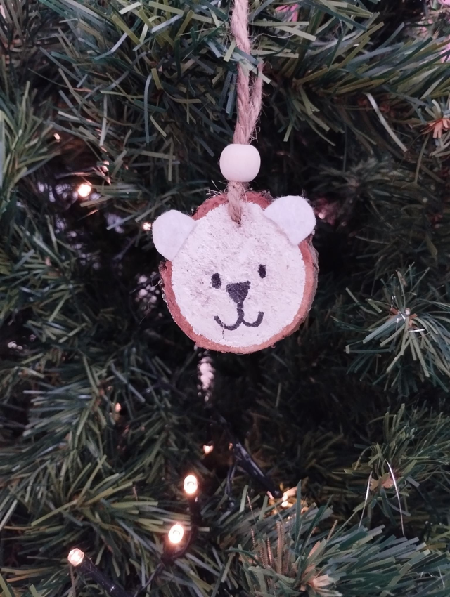 Déco suspension en bois - Ours polaire