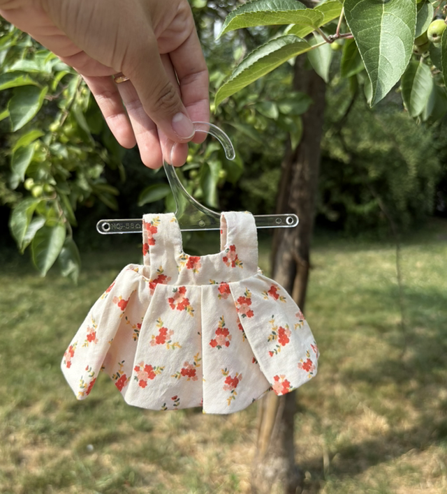 Robe d'été pour peluches et poupées