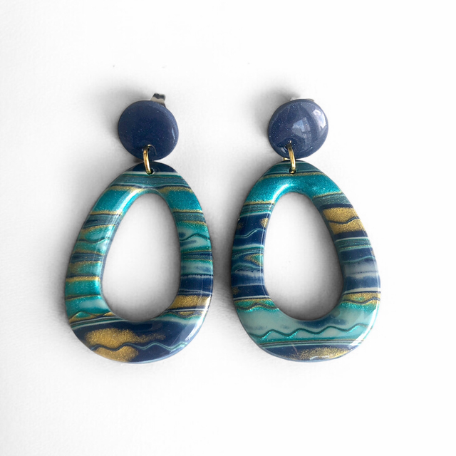 Boucles ovales bleu métal, or, argent, et bleu marine 
