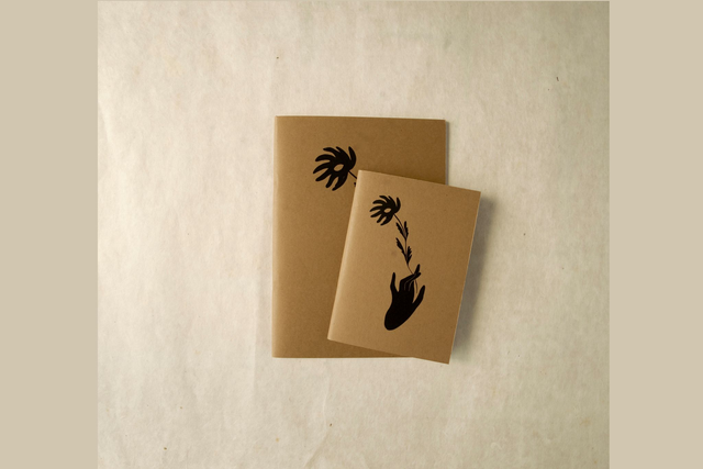 Carnet illustré “La Main” – Illustration de Chien Fou – Papeterie féministe made in France – Carnet de notes vierge A5 et A6 fabriqué à Paris