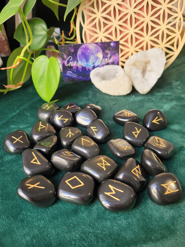 Set de 25 runes en onyx